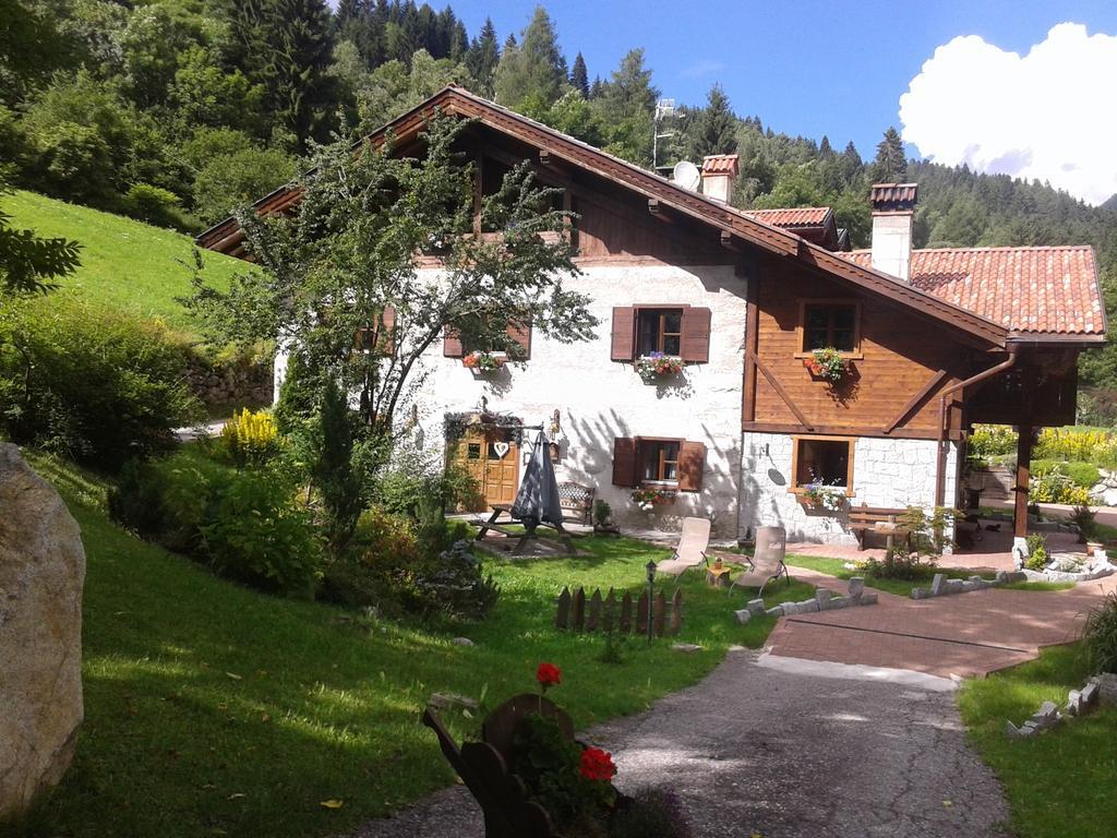 Maso Pin Bed & Breakfast Мадона ди Кампильо Екстериор снимка