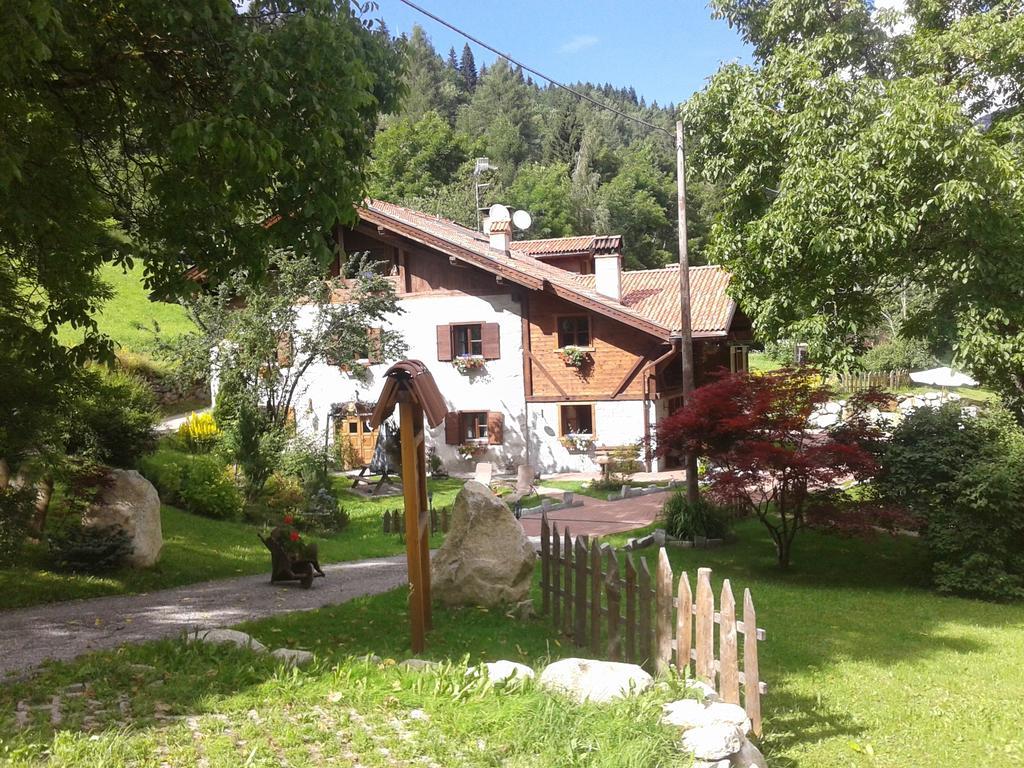 Maso Pin Bed & Breakfast Мадона ди Кампильо Екстериор снимка