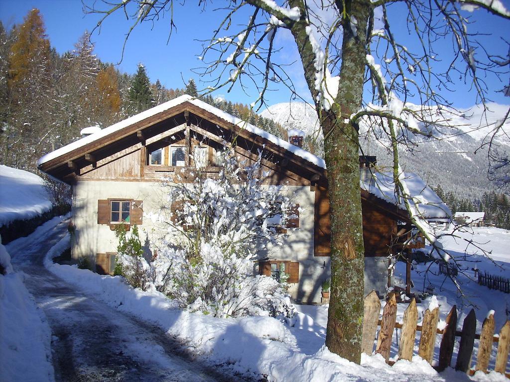 Maso Pin Bed & Breakfast Мадона ди Кампильо Екстериор снимка