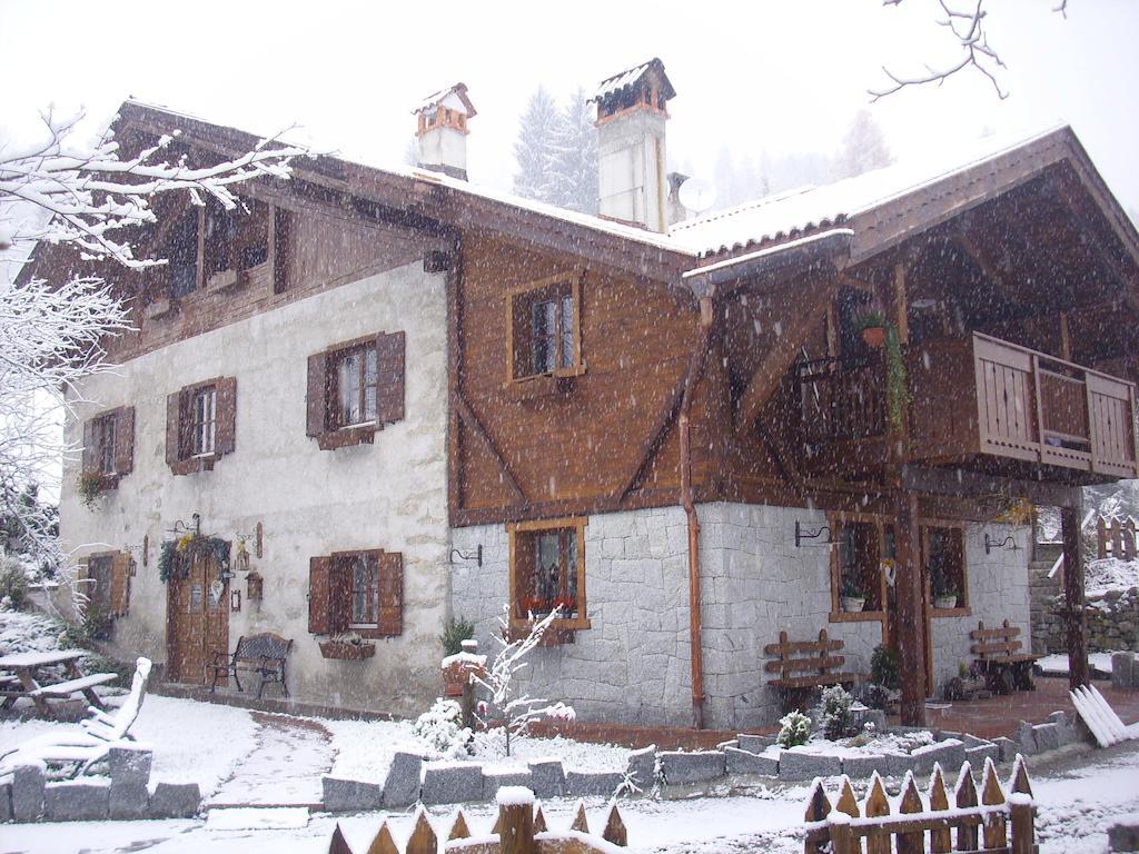 Maso Pin Bed & Breakfast Мадона ди Кампильо Екстериор снимка