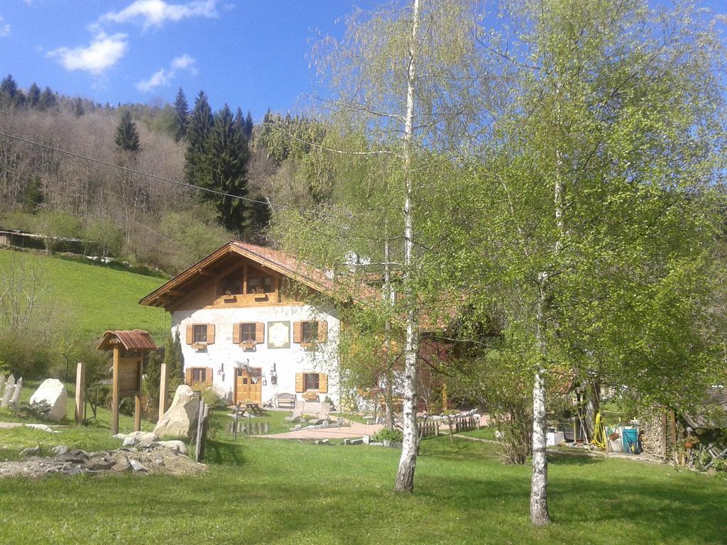 Maso Pin Bed & Breakfast Мадона ди Кампильо Екстериор снимка