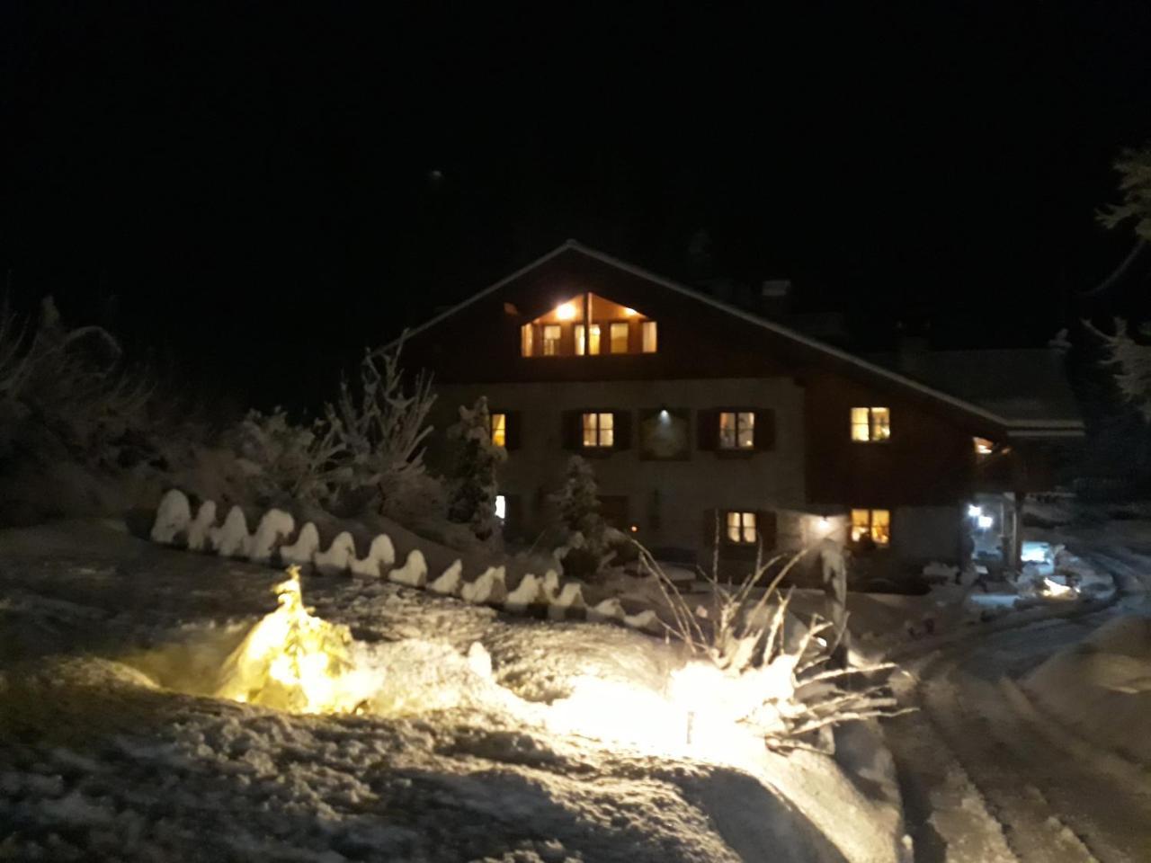 Maso Pin Bed & Breakfast Мадона ди Кампильо Екстериор снимка